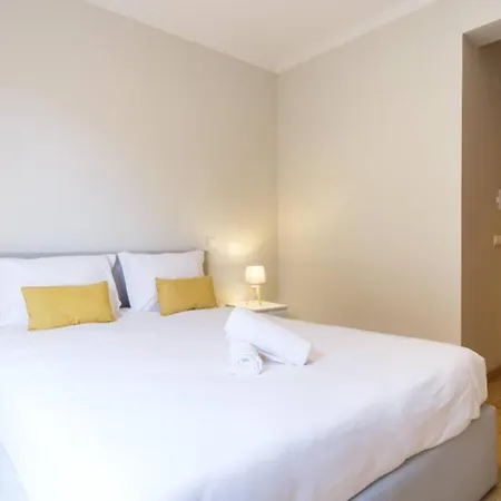 Brava 3-bed - Location & Free Parking *