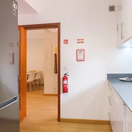 Brava 3-bed - Location & Free Parking *