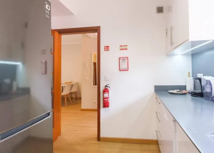 Brava 3-bed - Location & Free Parking *
